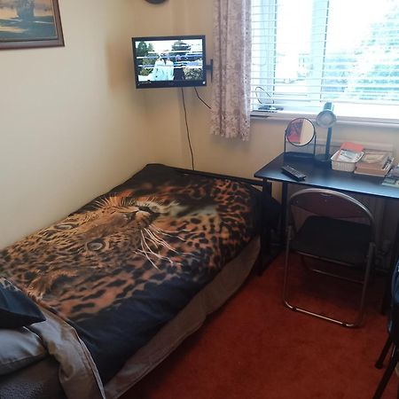 Super Single Room Cardiff Extérieur photo