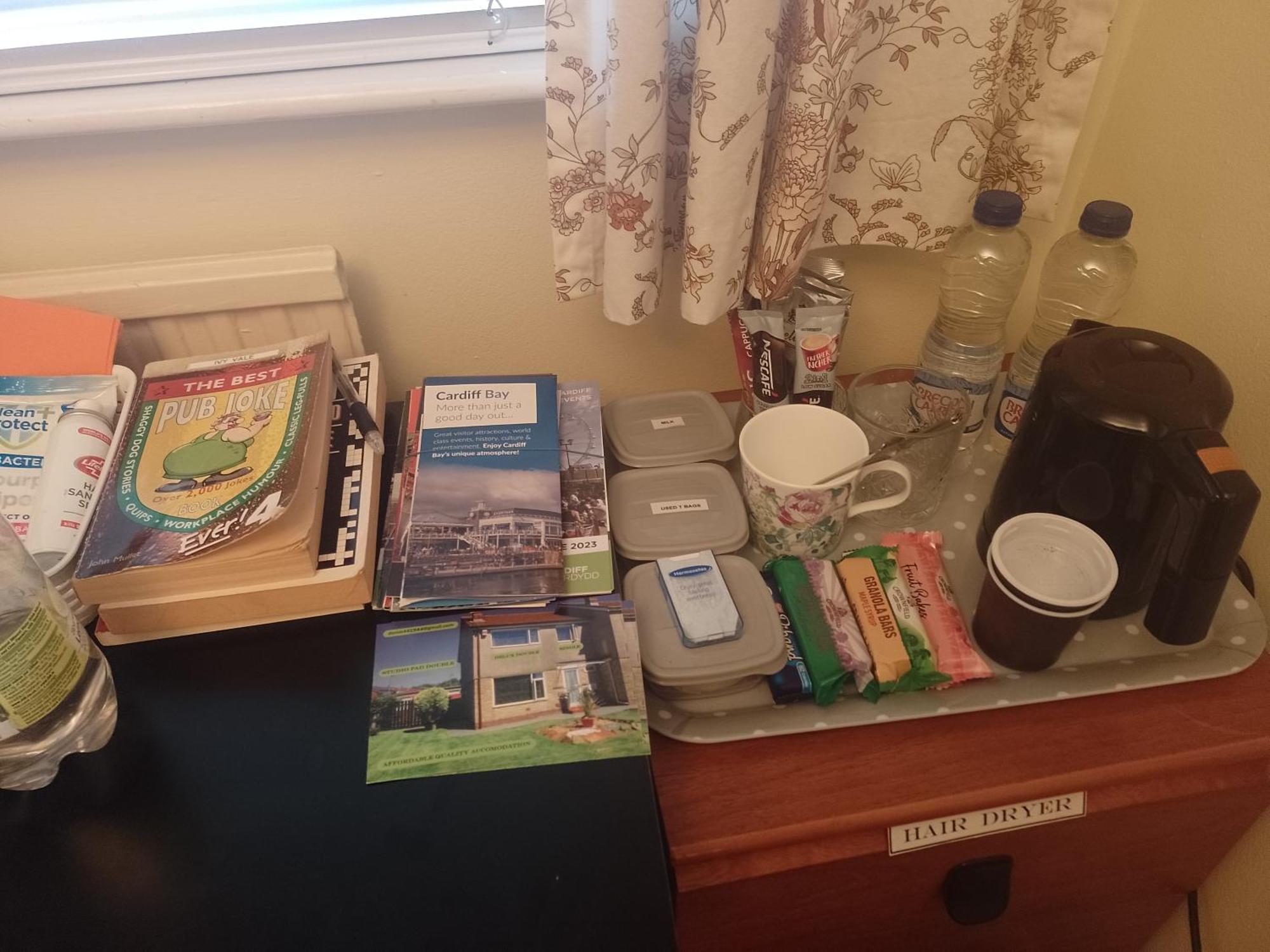Super Single Room Cardiff Extérieur photo